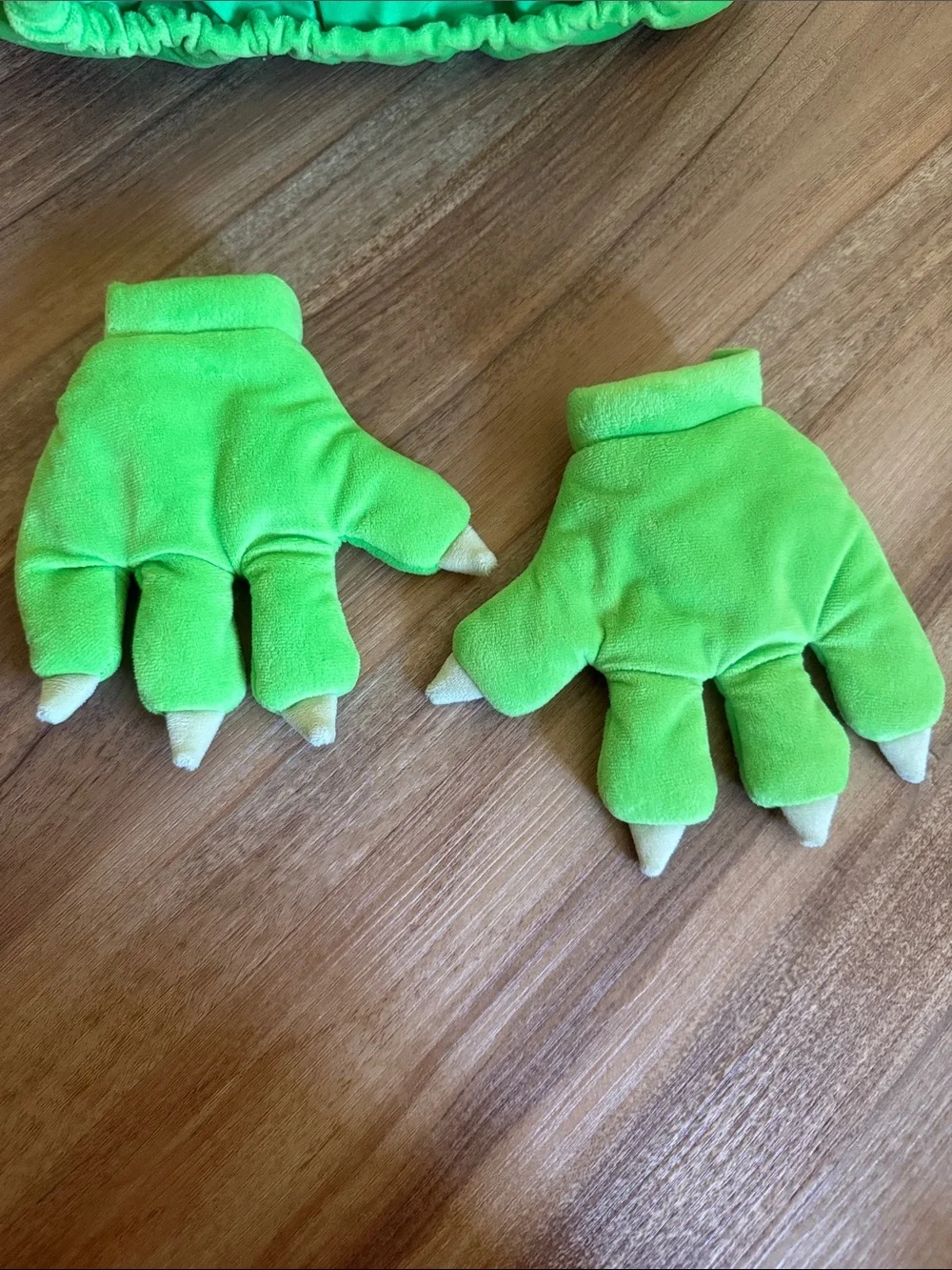 Pottery Barn Kids Bright Green One-Eye Monster Costume Top with Gloves and Feet - Picture 3 of 7